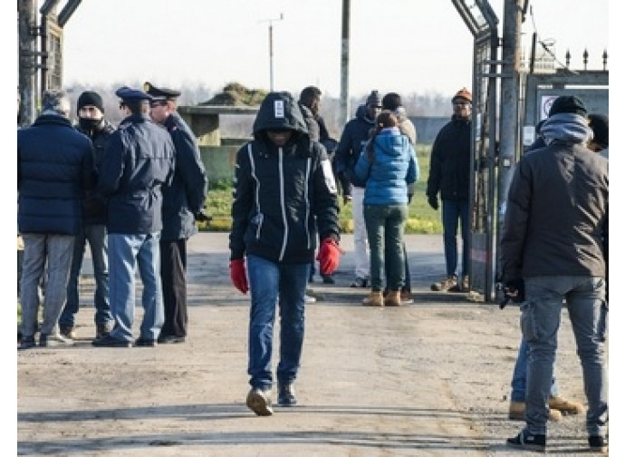 Centro di accoglienza per migranti Centro di accoglienza per migranti